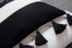 Freedom Cushion M -Chic Furniture Shop FRE 005freedom cushion m 2