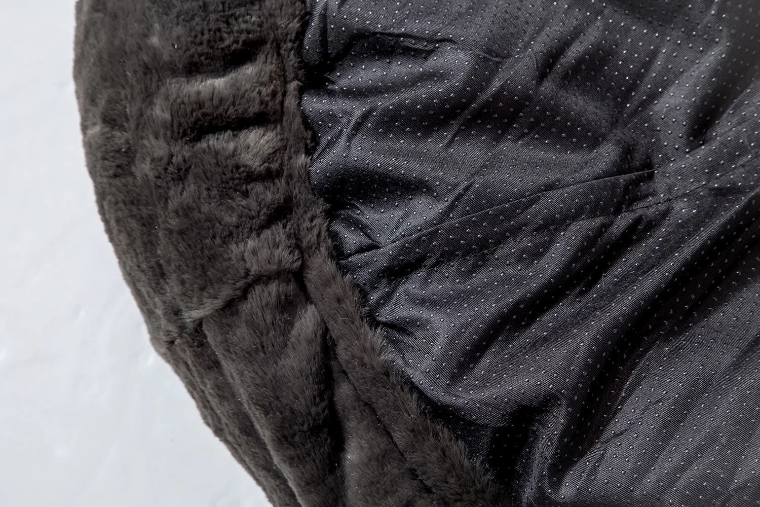 Frank’s Medium Cuddler – Smoke Grey 10 Frank’s Medium Cuddler – Smoke Grey - Image 8